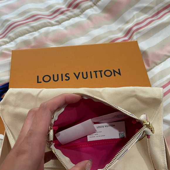 Limited Vivienne in Hollywood - Picture 14 of 16